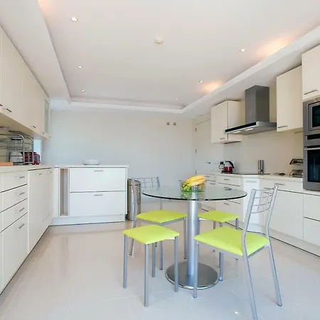 Heaven Penthouse 405 * Εστεπόνα