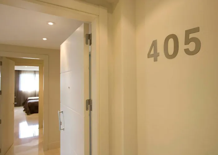 Apartment Heaven Penthouse 405 *