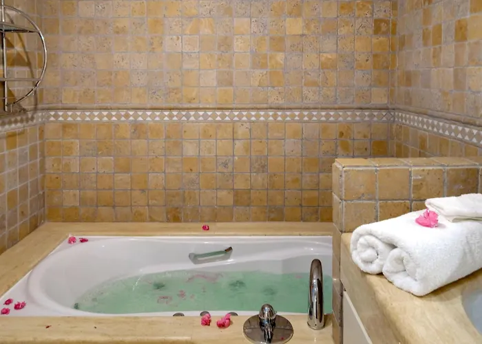 Apartment Heaven Penthouse 405