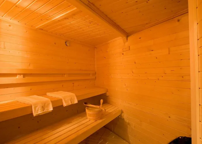 Apartment Heaven Penthouse 405 *