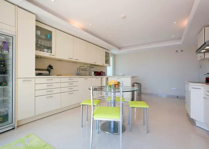 Heaven Penthouse 405 Apartment *