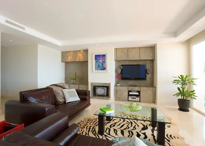 Apartment Heaven Penthouse 405 *